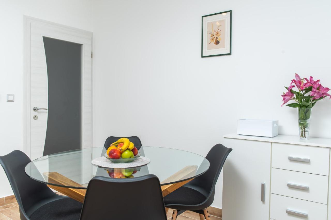 Apartment Kiki Kaštel Štafilić Zewnętrze zdjęcie